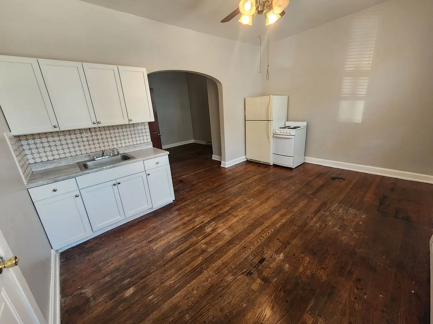 24 N. Franklin Street — Photo 3