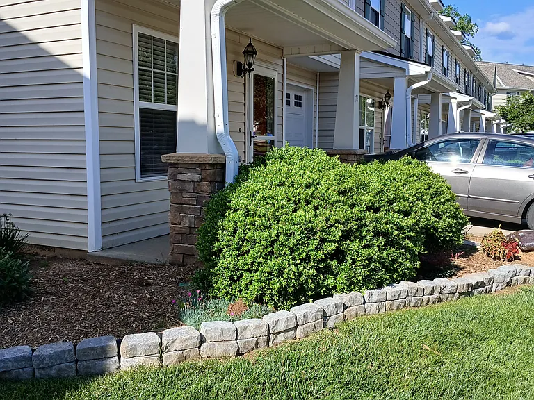 74 Old Salem Ct — Photo 2