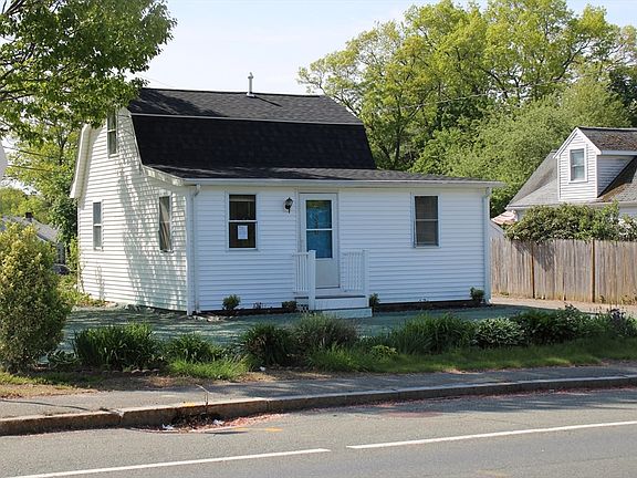 2nd image of 840 Brockton Ave