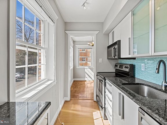 5th image of 1336 N Ode St APT 13