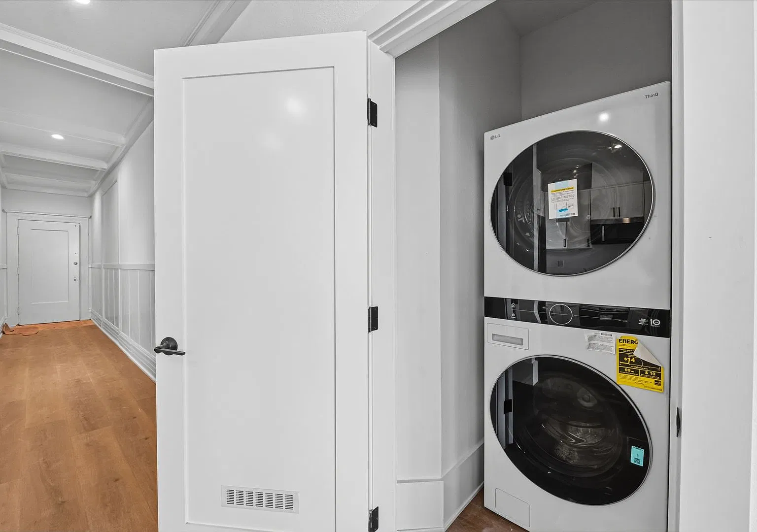 Newly Renovated 2BD/2BA with In-Unit Laundry in Pacific Heights — Photo 3