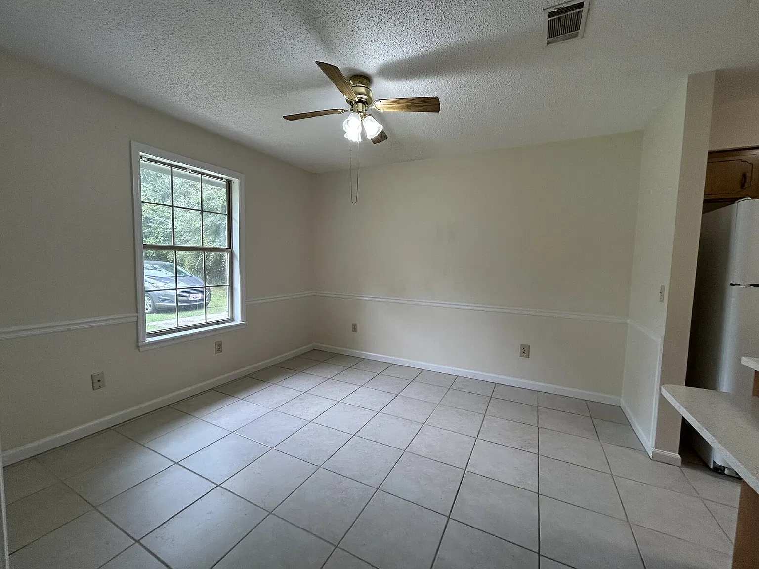 3 bed, 2.0 bath, 1472 sqft, $1,650 — Photo 4