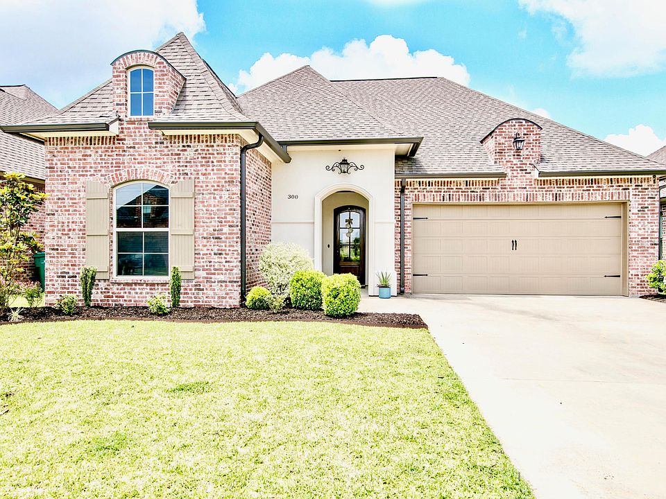 1st image of 300 Cypress View Dr