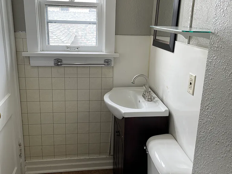 1033 Redfield St #1033 — Photo 8