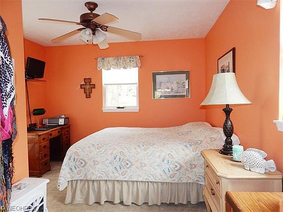 5th image of 266 Yorkshire Dr