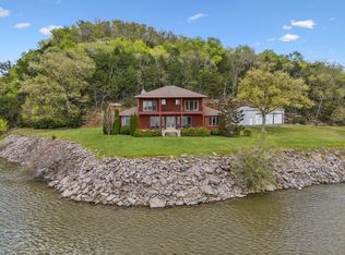 468 Phillips Rd, Linden, TN 37096