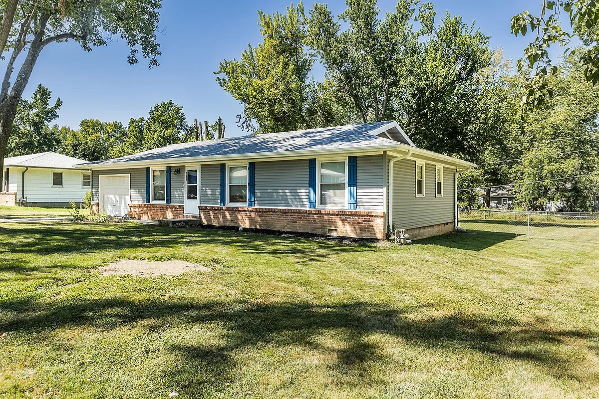 Building Photo - 711 Evergreen Ave