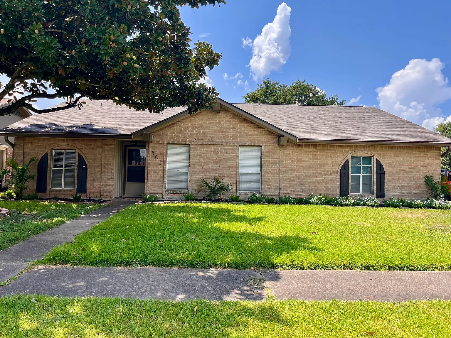 3 bed, 1744 sqft, $2,200 — Photo 1