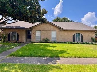 802 Voyager Dr, Houston, TX 77062