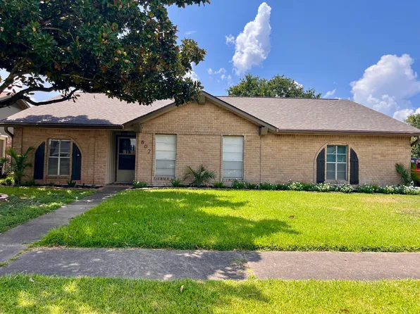 802 Voyager Dr, Houston, TX 77062