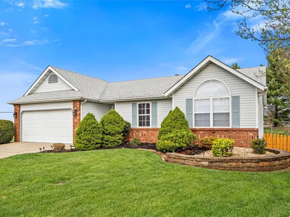 77 Oakbrooke, Troy, IL 62294