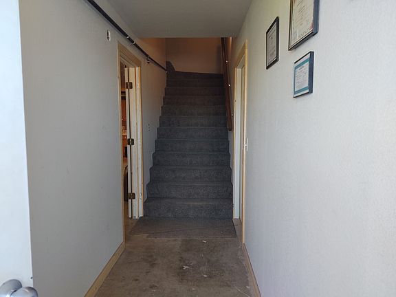 3rd image of 1218 E Orchard Ln