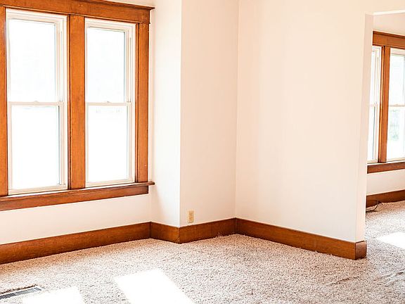 5th image of 307 W Randolph St