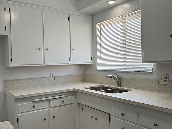 4th image of 613 E San Jose Ave #11044419