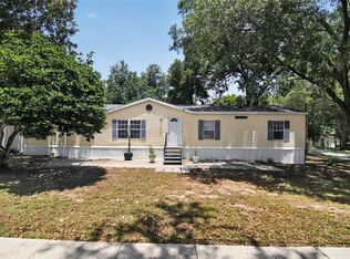 102 3rd St, Lady Lake, FL 32159