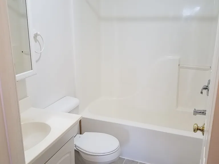 Studio bathroom (style 1)
