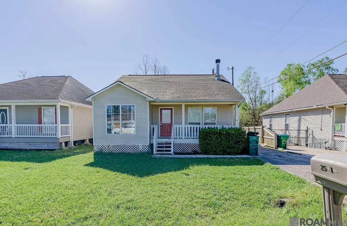 3 bed, 1199 sqft, $1,600 — Photo 1