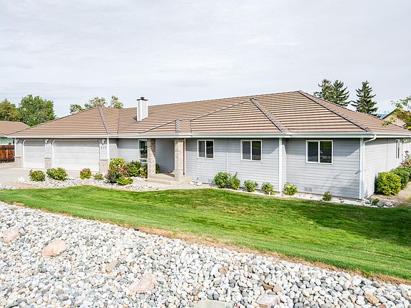 2nd image of 613 Meadows Dr N