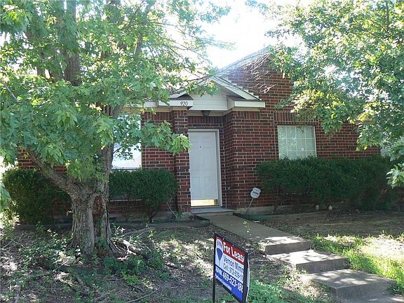 2nd image of 920 Crestwood Dr