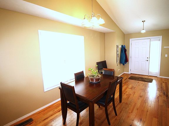 3rd image of 25 Oak Park Rd