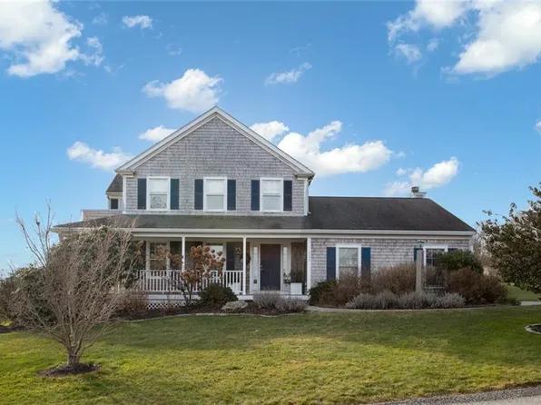 137 Prospect Ln, Portsmouth, RI 02871