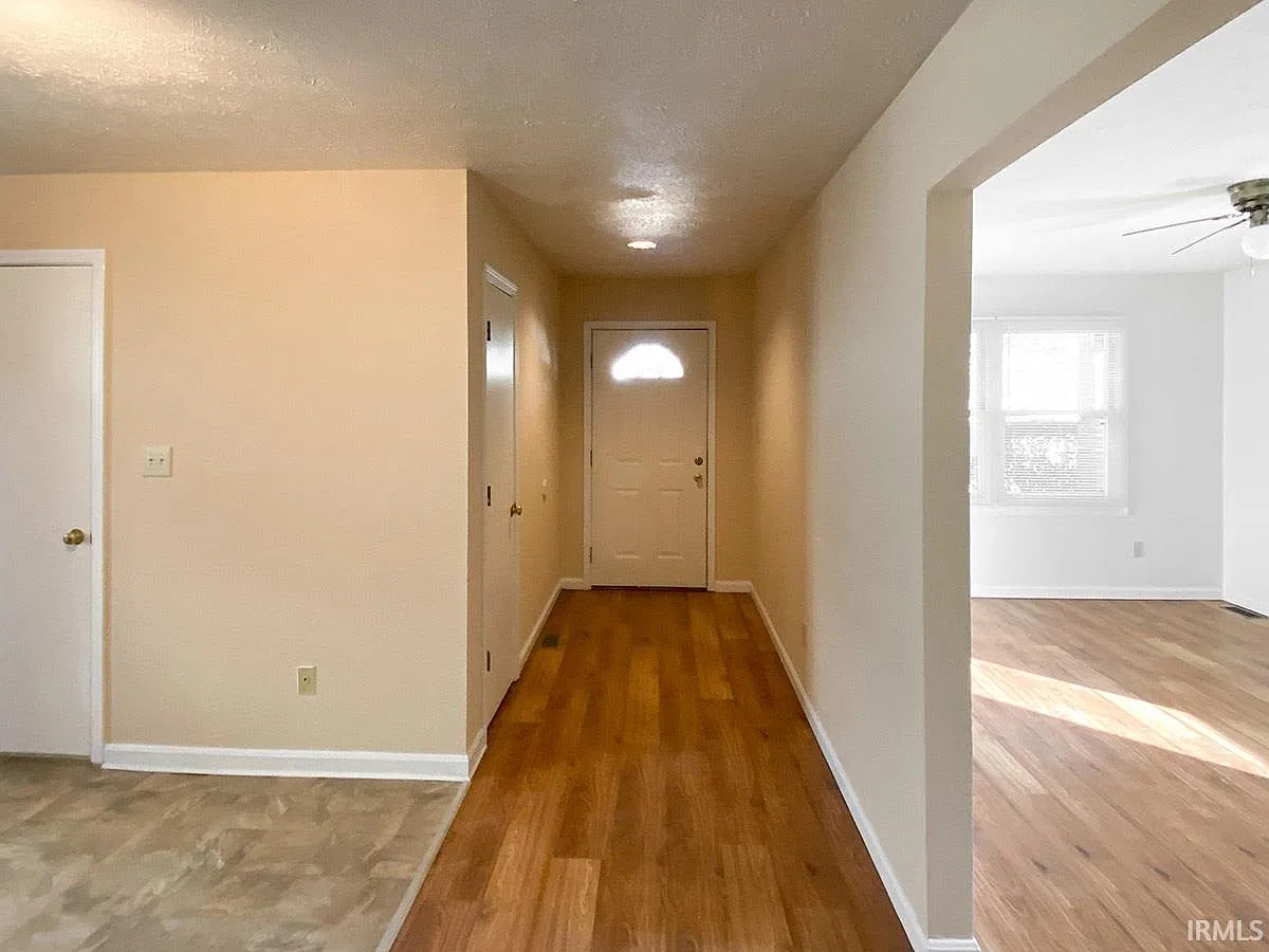 3 bed, 2.0 bath, 1191 sqft, $1,760 — Photo 3