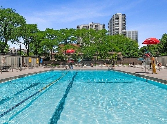 5th image of 1255 N Clark St #1707