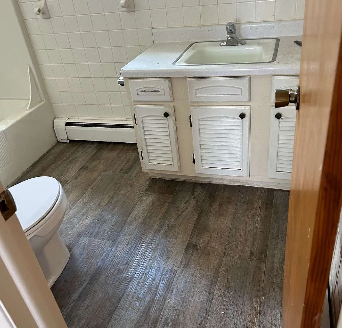 2 bed, 1.0 bath, $1,095 — Photo 4