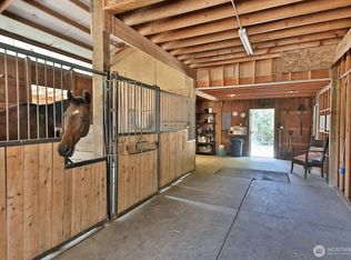 5970 Maxwelton Rd, Clinton, WA 98236