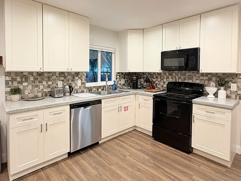 110 Arredondo Ave — Photo 7