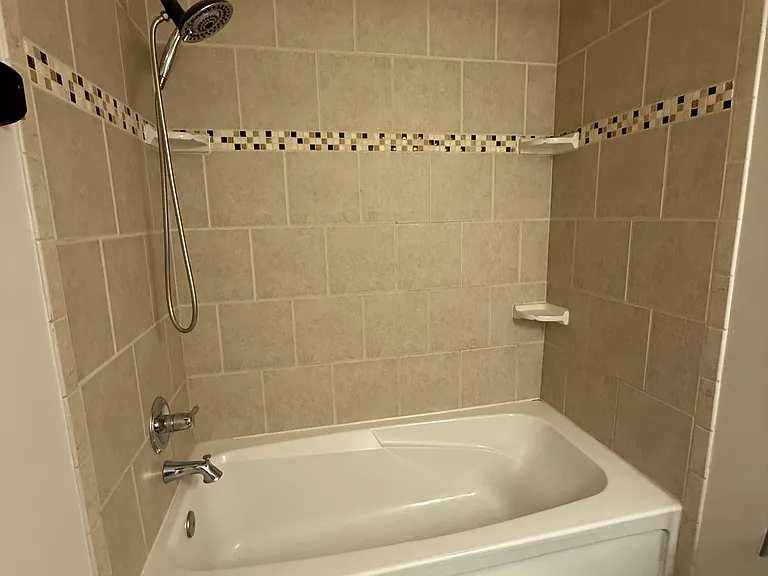 462 Falling Ln — Photo 2