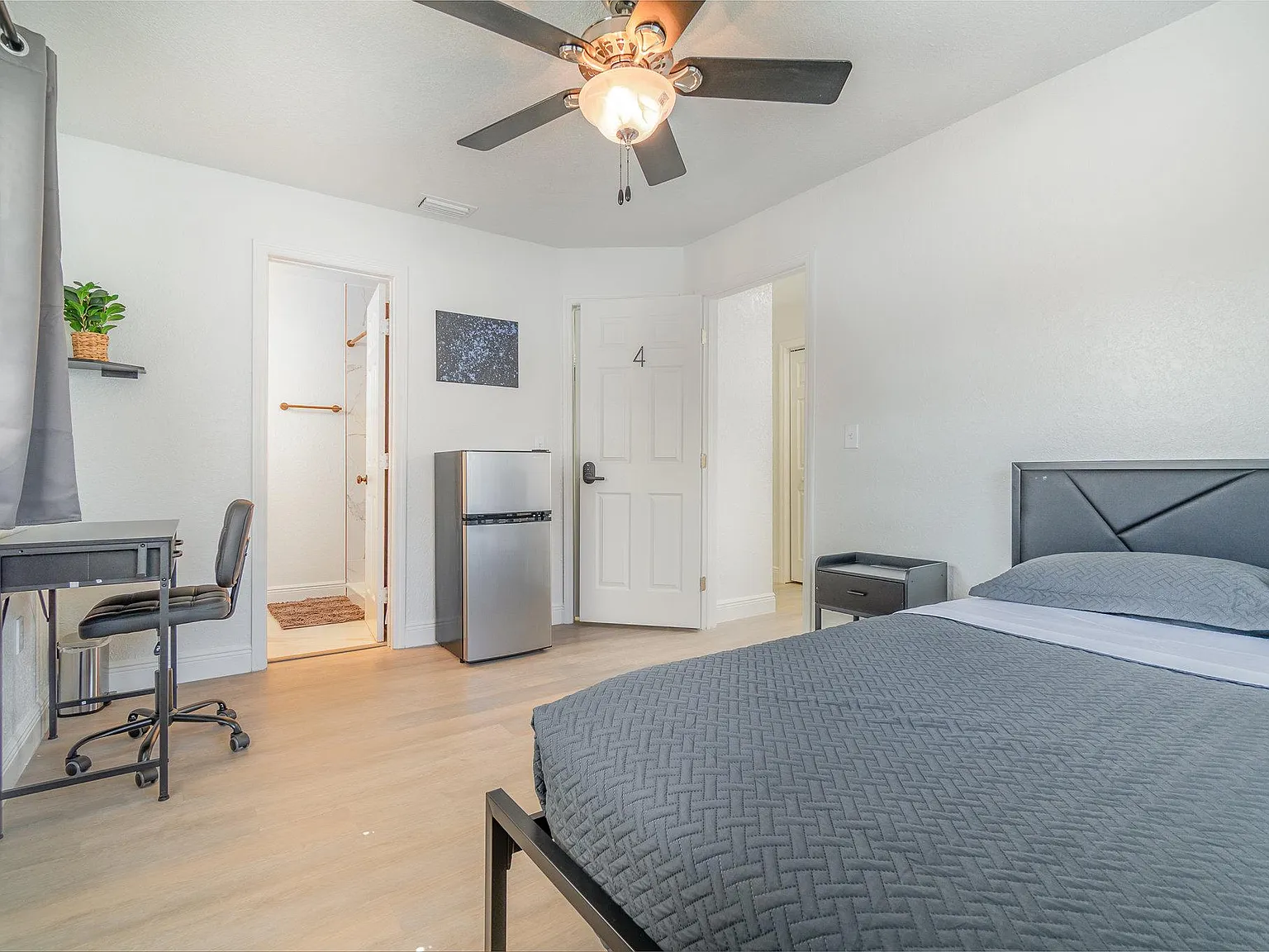 4 bed, 3.0 bath, 1728 sqft, $1,581 — Photo 2