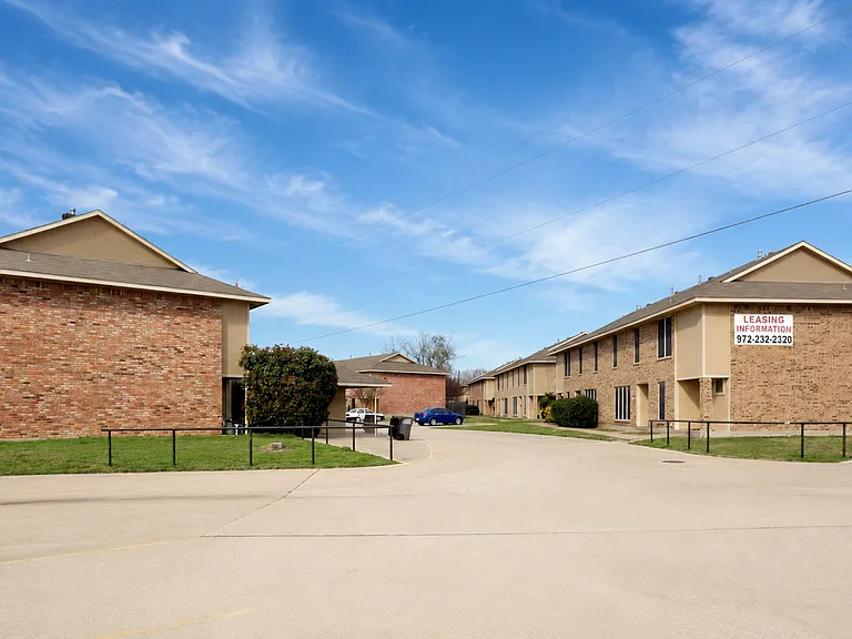 Trails Place Apartment Homes — Photo 8