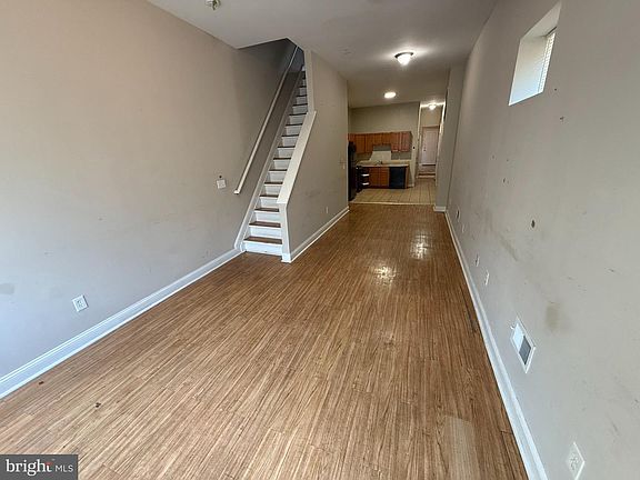 2nd image of 2408 E Madison St