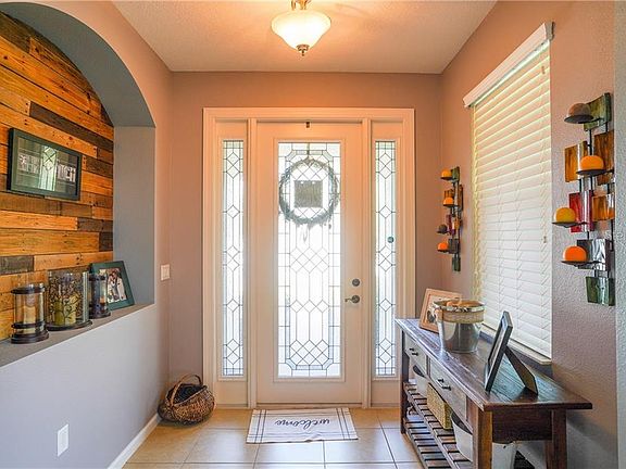 5th image of 8609 Eagle Brook Dr