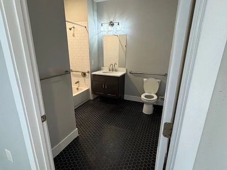 1817 Maryland Ave — Photo 15