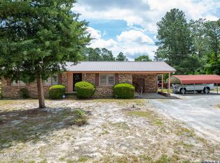 128 Gray Ave, Garland, NC 28441