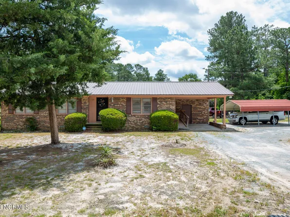 128 Gray Avenue, Garland, NC 28441