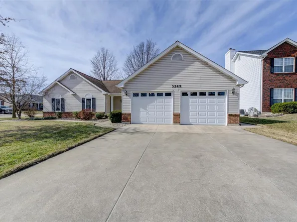 3265 Mango Dr, Saint Charles, MO 63301
