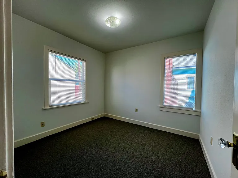 706 N 3rd St — Photo 9