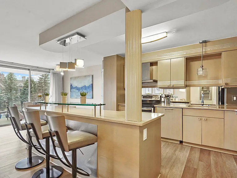 600 W Brown St #109 — Photo 1