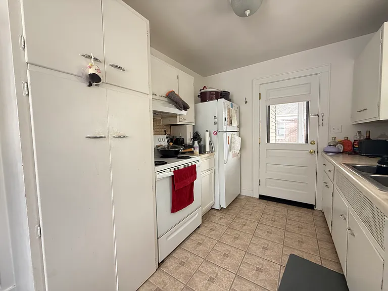 1514 Golden Ave #2 — Photo 10