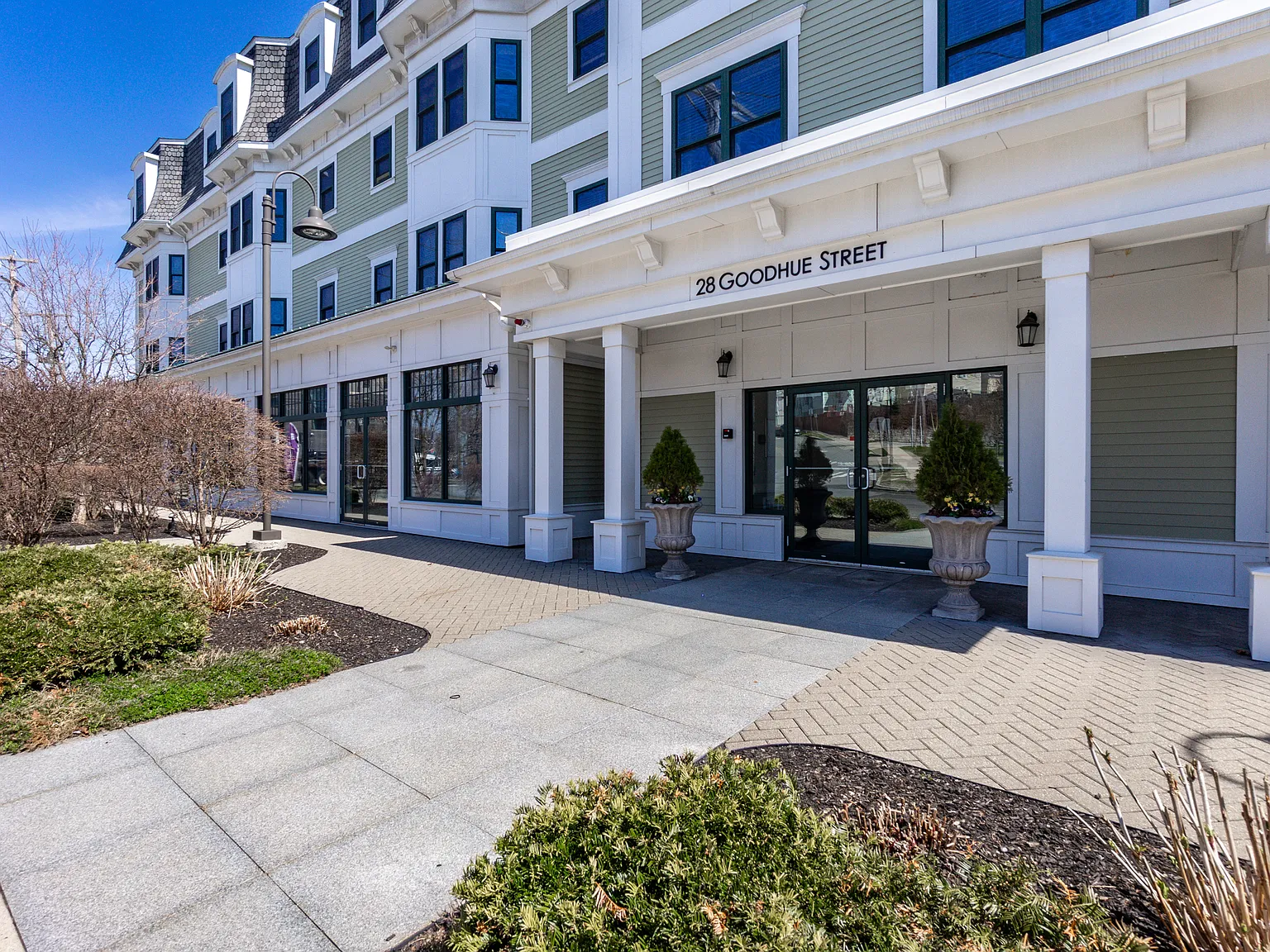 North River Apartments — Photo 3