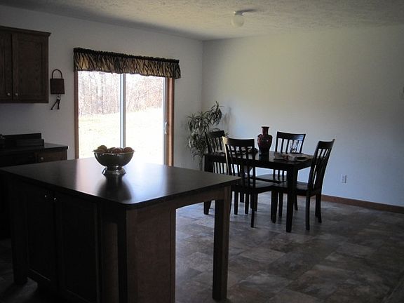 5th image of 338 Pincoe Dr
