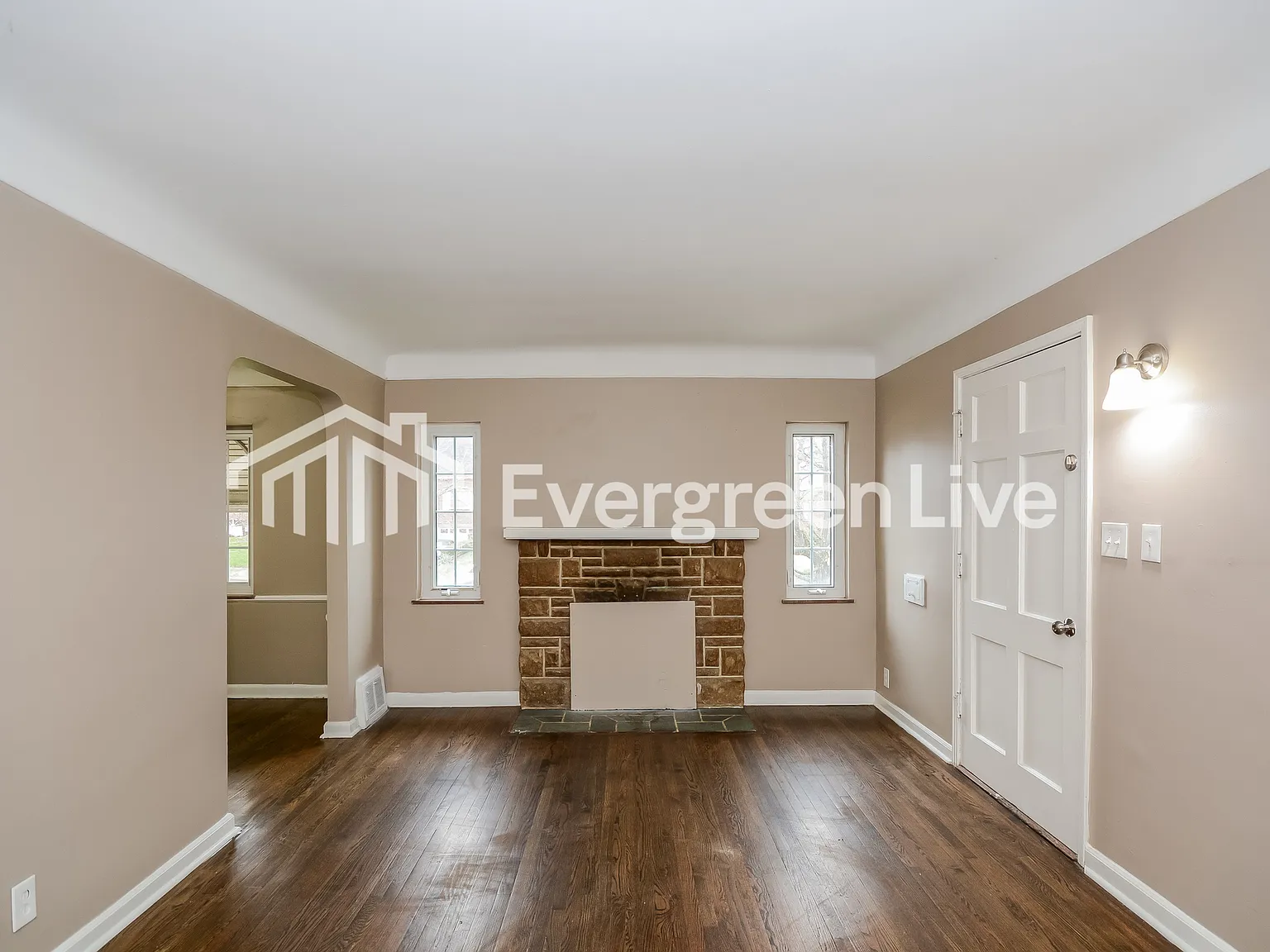 4 bed, 1.0 bath, 1313 sqft, $1,645 — Photo 3