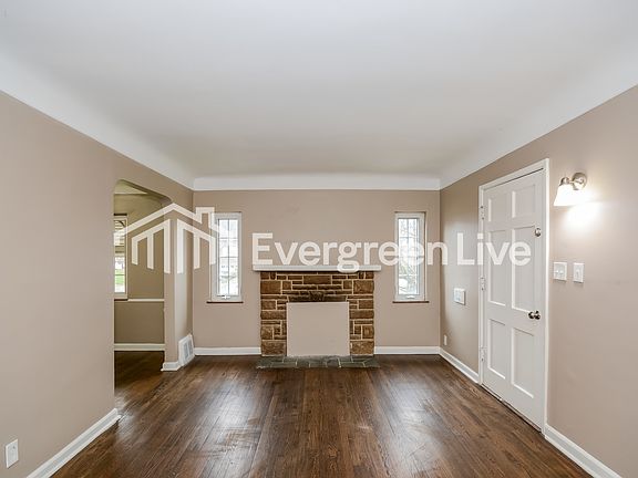 3rd image of 8334 Mayfair St