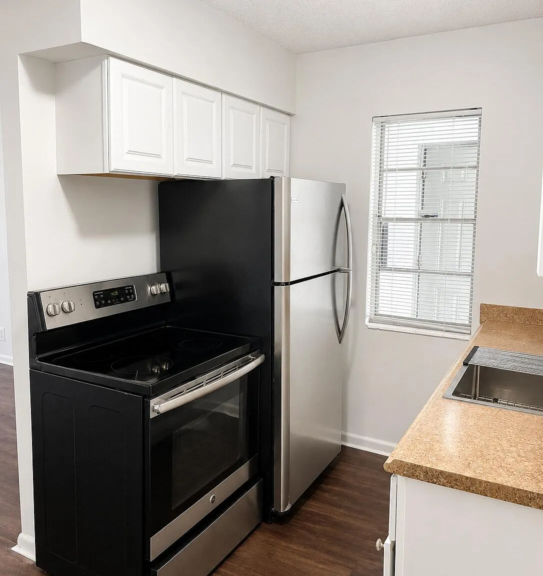 1 bed, 1.0 bath, 650 sqft, $1,549 — Photo 2