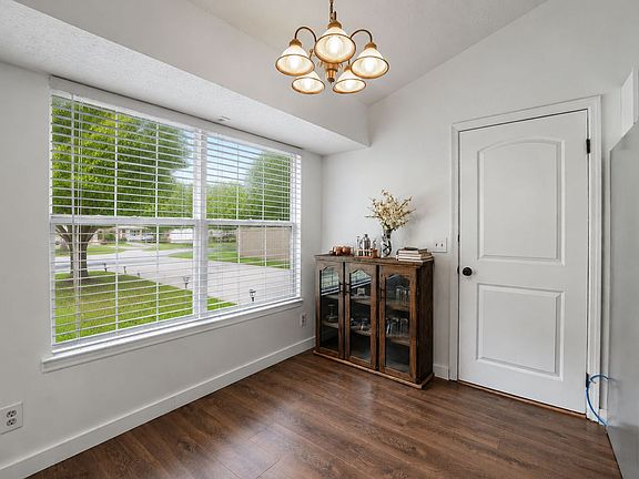 5th image of 107 Quail Forest Ct