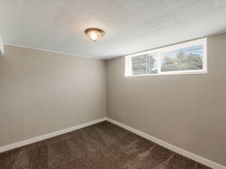 403 E Saunders St — Photo 21
