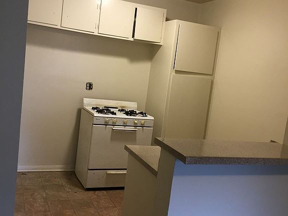 3rd image of 1832 W Crestwood Ln APT 3